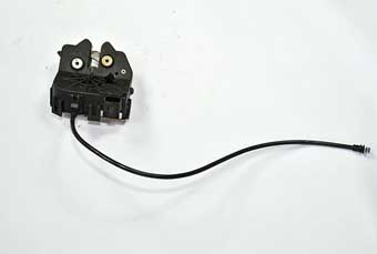 FESTİVA ÇIKMA YEDEK PARÇA FORD CIKMA YEDEK FOCUS 1 SEDAN BAĞAJ KİLİDİ HALATLI 